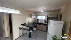Casa com 03 dormitórios no Bairro Quintas 
