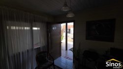 Casa com 03 dormitórios no Bairro Quintas 