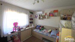 Casa com 03 dormitórios no Bairro Quintas 