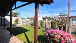 Casa com 03 dormitórios no Bairro Quintas 