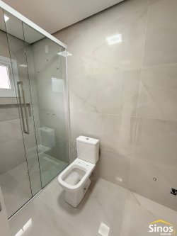 Casa com 03 suítes no bairro Firenze  