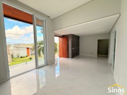 Casa com 03 suítes no bairro Firenze  