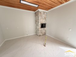 Casa com 03 suítes no bairro Firenze  