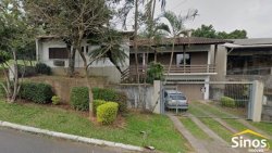 Casa 03 dormitórios no bairro Pátria Nova 