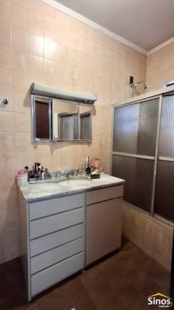 Casa 03 dormitórios no bairro Pátria Nova 