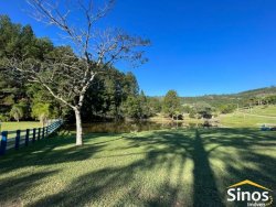 Terreno com 1.000m² no condomínio Country Village  