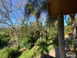 Casa com 04 dormitórios para locação no bairro Lomba Grande  