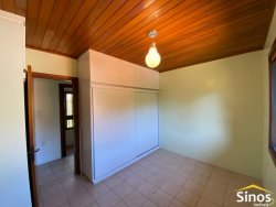 Casa com 04 dormitórios para locação no bairro Lomba Grande  
