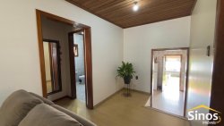 Casa com 03 dormitórios em Lomba Grande 