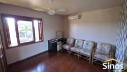 Casa de esquina com 03 dormitórios no bairro Petrópolis 
