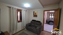 Casa de esquina com 03 dormitórios no bairro Petrópolis 