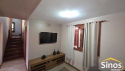 Casa de esquina com 03 dormitórios no bairro Petrópolis 