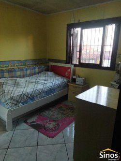 Casa com 02 dormitórios no Bairro Rondônia 