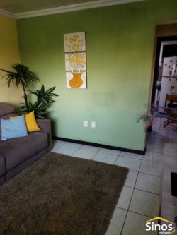 Casa com 02 dormitórios no Bairro Rondônia 