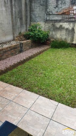 Casa com 02 dormitórios no Bairro Rondônia 
