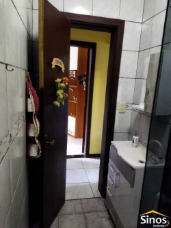 Casa com 02 dormitórios no Bairro Rondônia 