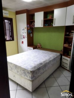 Casa com 02 dormitórios no Bairro Rondônia 