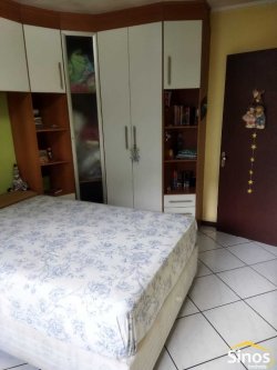 Casa com 02 dormitórios no Bairro Rondônia 