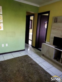 Casa com 02 dormitórios no Bairro Rondônia 