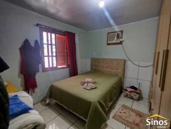 Casa com 03 dormitórios no bairro Rondônia 
