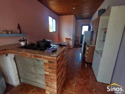 Casa com 03 dormitórios no bairro Rondônia 