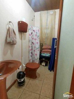 Casa com 03 dormitórios no bairro Rondônia 