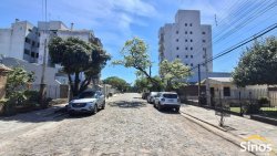 Casa com 03 dormitórios no bairro Rio Branco 
