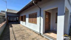 Casa com 03 dormitórios no bairro Rio Branco 