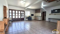 Casa com 03 dormitórios no bairro Rio Branco 