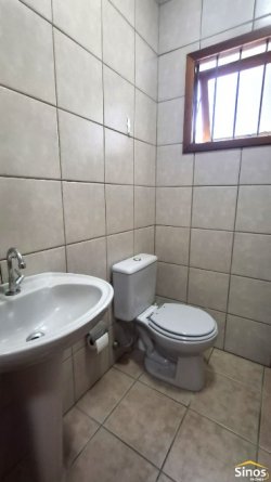 Casa com 03 dormitórios no bairro Rio Branco 