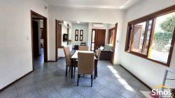 Casa com 03 dormitórios no bairro Rio Branco 