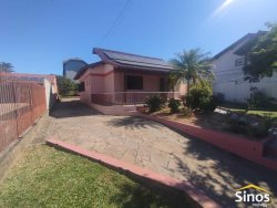 Casa com 04 dormitórios no bairro Rondônia 