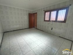 Casa com 04 dormitórios no bairro Rondônia 
