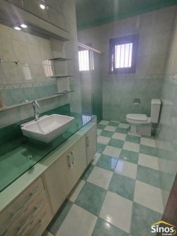 Casa com 04 dormitórios no bairro Rondônia 
