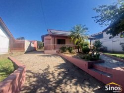 Casa com 04 dormitórios no bairro Rondônia 