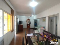 Casa com 03 dormitórios no bairro Guarani 