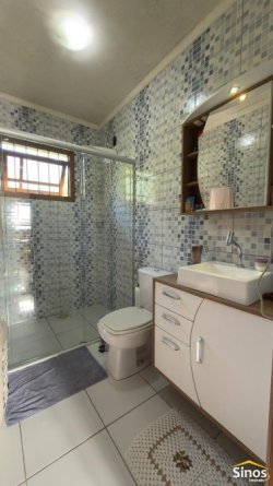 Casa com 02 dormitórios no bairro bairro Lomba Grande 