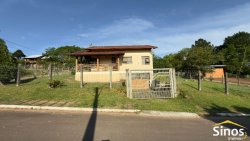 Casa com 02 dormitórios no bairro bairro Lomba Grande 