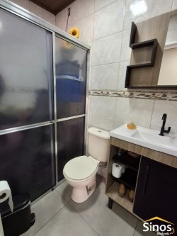 Casa com 03 dormitórios no bairro Feitoria 