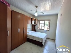 Casa com 03 dormitórios no bairro Feitoria 