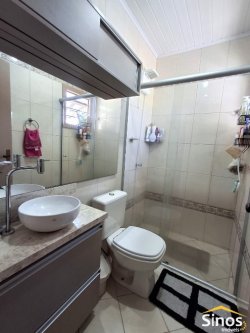 Casa com 03 dormitórios no bairro Feitoria 