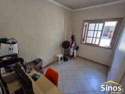 Casa com 03 dormitórios no bairro Feitoria 