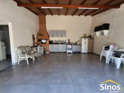 Casa com 03 dormitórios no bairro Feitoria 
