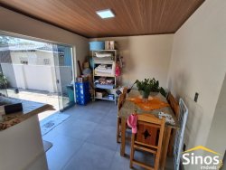 Casa com 03 dormitórios no bairro Feitoria 