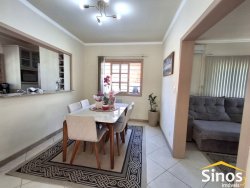 Casa com 03 dormitórios no bairro Feitoria 