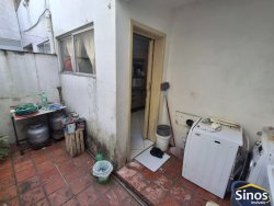 Apartamento térreo com 03 dormitórios no Edifício Três de Outubro  