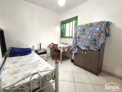 Apartamento térreo com 03 dormitórios no Edifício Três de Outubro  