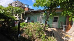 Terreno com 02 casas no loteamento Jardim Imperial  