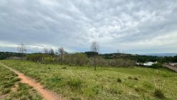 Sítio com 2,00 hectares localizado no perímetro urbano de Lomba Grande 