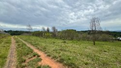 Sítio com 2,00 hectares localizado no perímetro urbano de Lomba Grande 